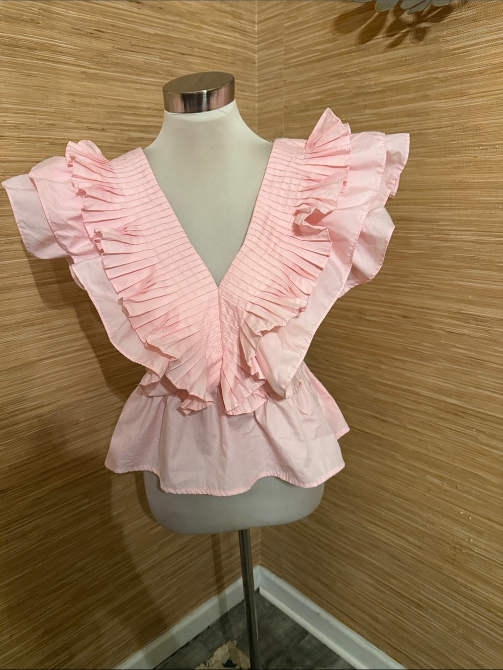 entro Light Pink Pleated Ruffle V-Neck Blouse